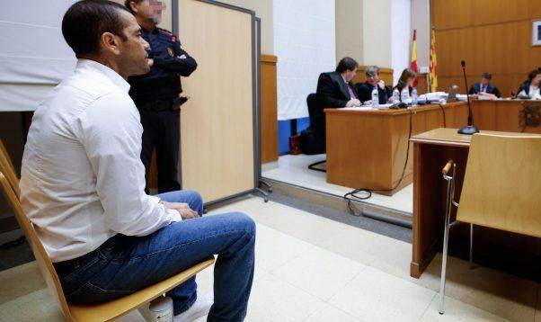 体育资讯-阿尔维斯强奸案开审 审3天 母亲旁听 前妻作证