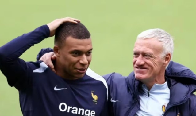 乐鱼体育-姆巴佩和德尚回应队内紧张关系的传闻：团队生活非常和谐